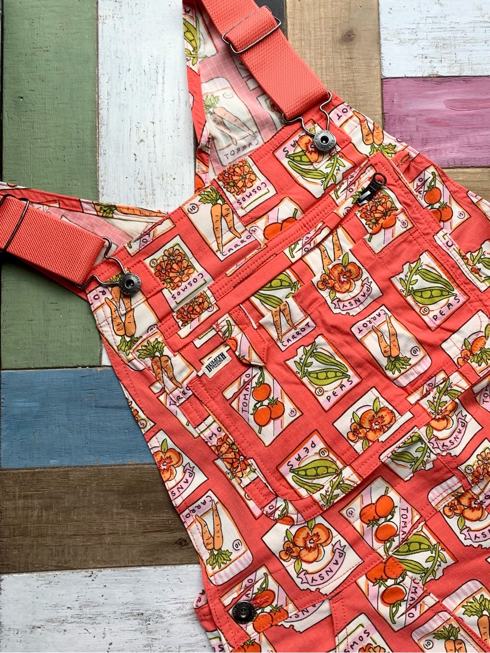 NWT Duluth Small x35L Heirloom Gardening Bib Overalls Coral Seed Packets Farming